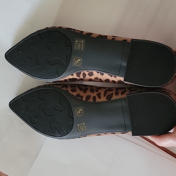 Cheetah 🐆 flats 'NWT' - Picture 7 of 8